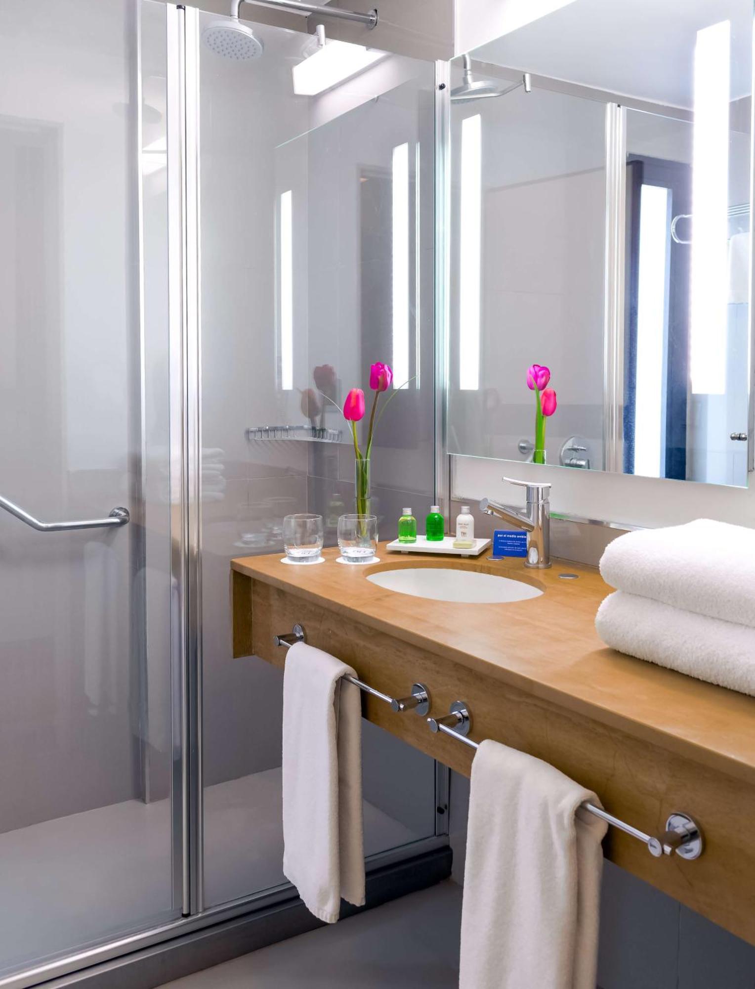 Nh Edelweiss Hotel 4*